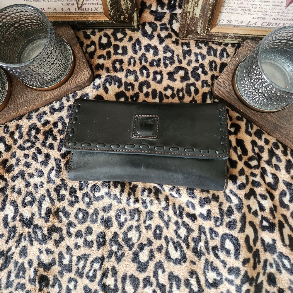 Dooney & Bourke